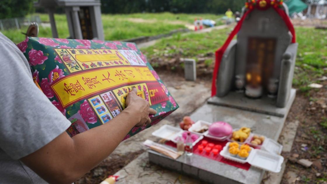 How does this NGO help Hong Kong fire victims, needy people get a dignified farewell?