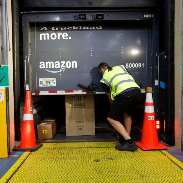 Amazon Expands Logistics Arm to Outside Companies