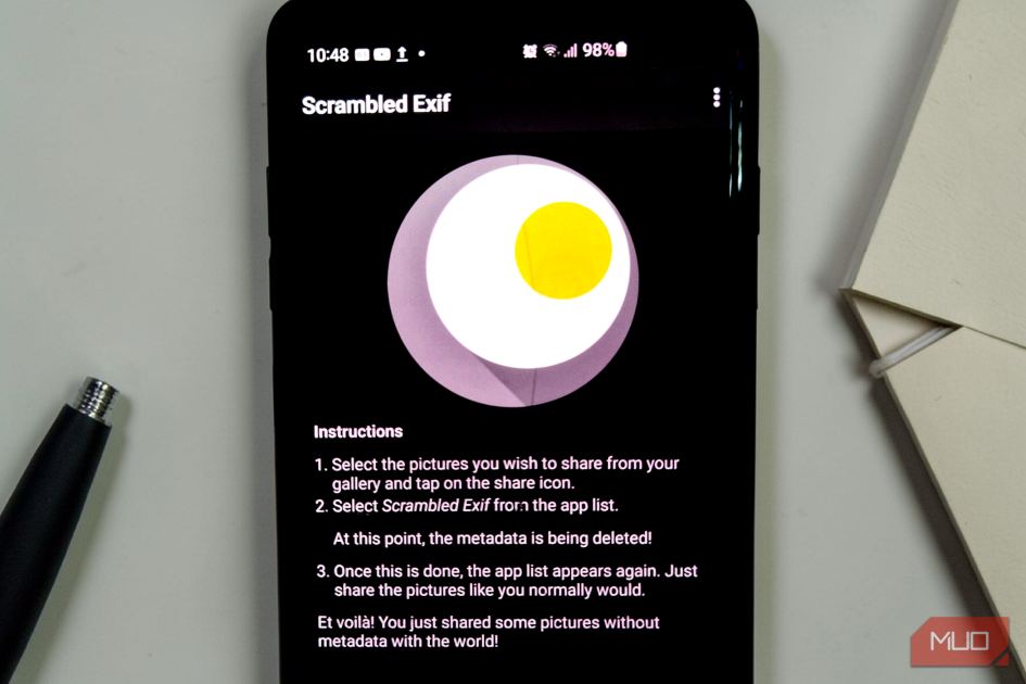 Never share a photo before using this one-click privacy app