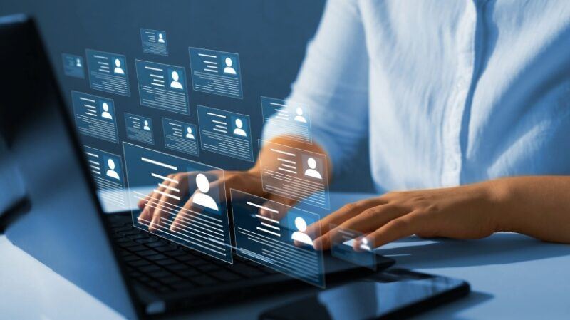 AI Prompts For HR Managers: Onboarding, Performance Reviews, And Employee Growth