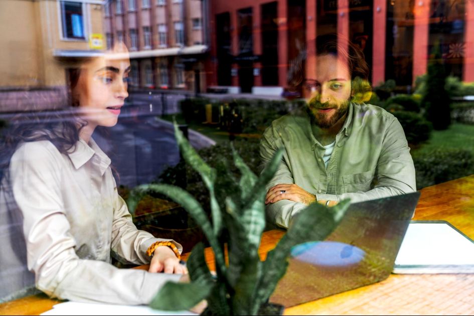 How to Build a 6-Figure Solo Agency for Free