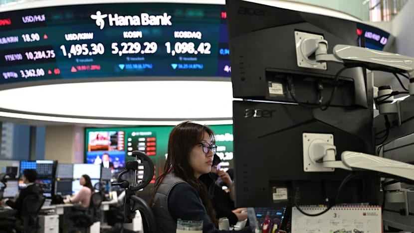 Japan, South Korea markets open higher after drop in oil prices