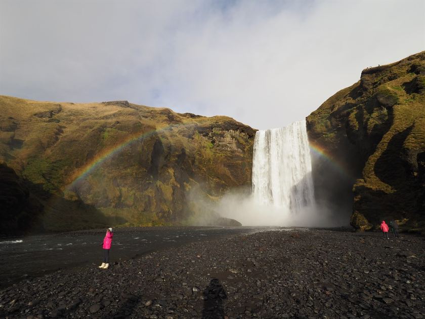 Win a free trip to Iceland by proving that you're a terrible photographer