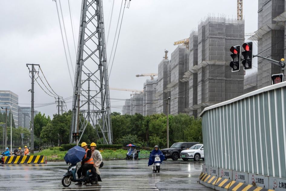China Power Load Hits Early Record as Data, EV Demand Rises