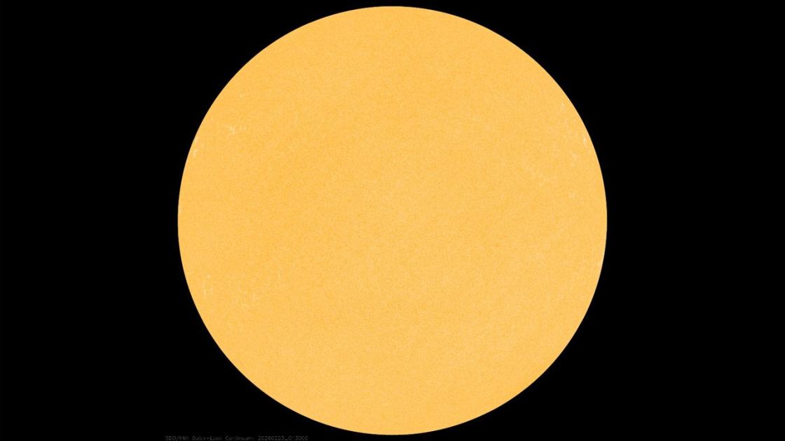 The sun just experienced its first 'spotless days' in 4 years — but we're not in the clear yet 