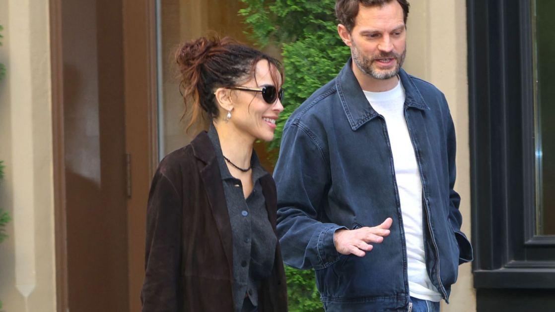  Zoë Kravitz Just Wore the Fall 2026 Shoe Trend That's Been Hiding in Prada's 1995 Archives 
