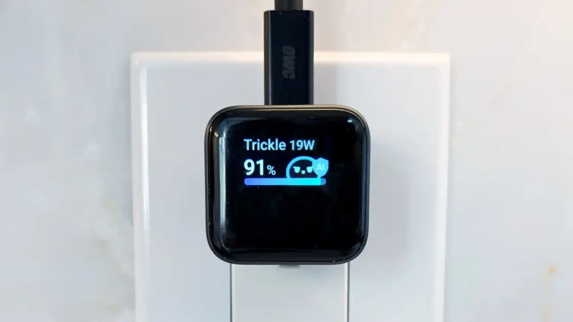 This tiny 45W charger is smarter than it has any right to be [Review] ★★★★★