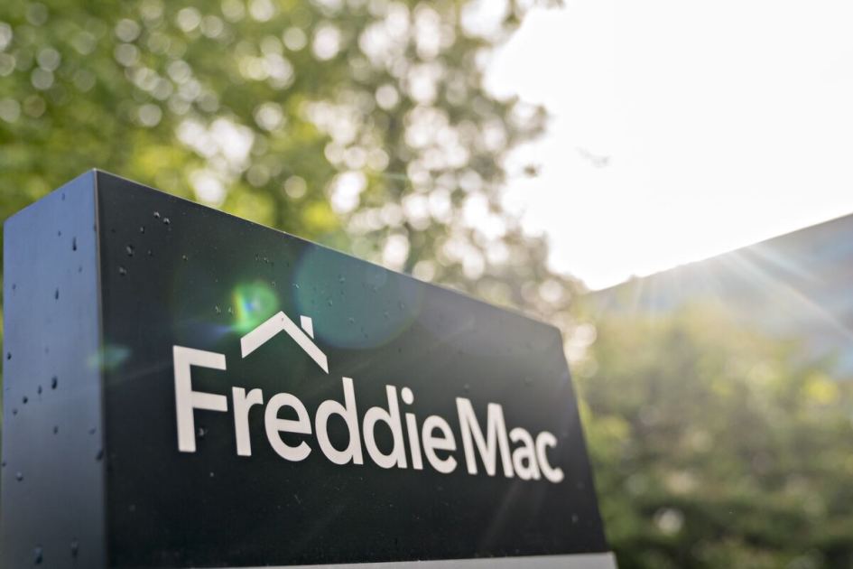 Fannie, Freddie Soar as Ackman Says They’re ‘Stupidly Cheap’