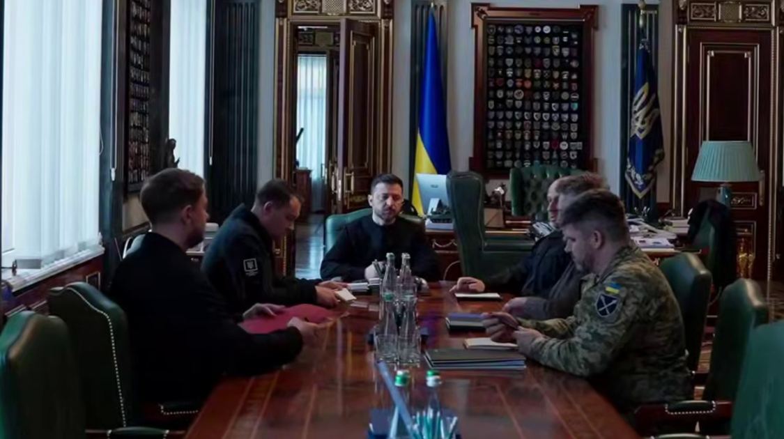 Зеленський заслухав доповідь команди про зустрічі з РФ і США: потрібні гарантії безпеки
