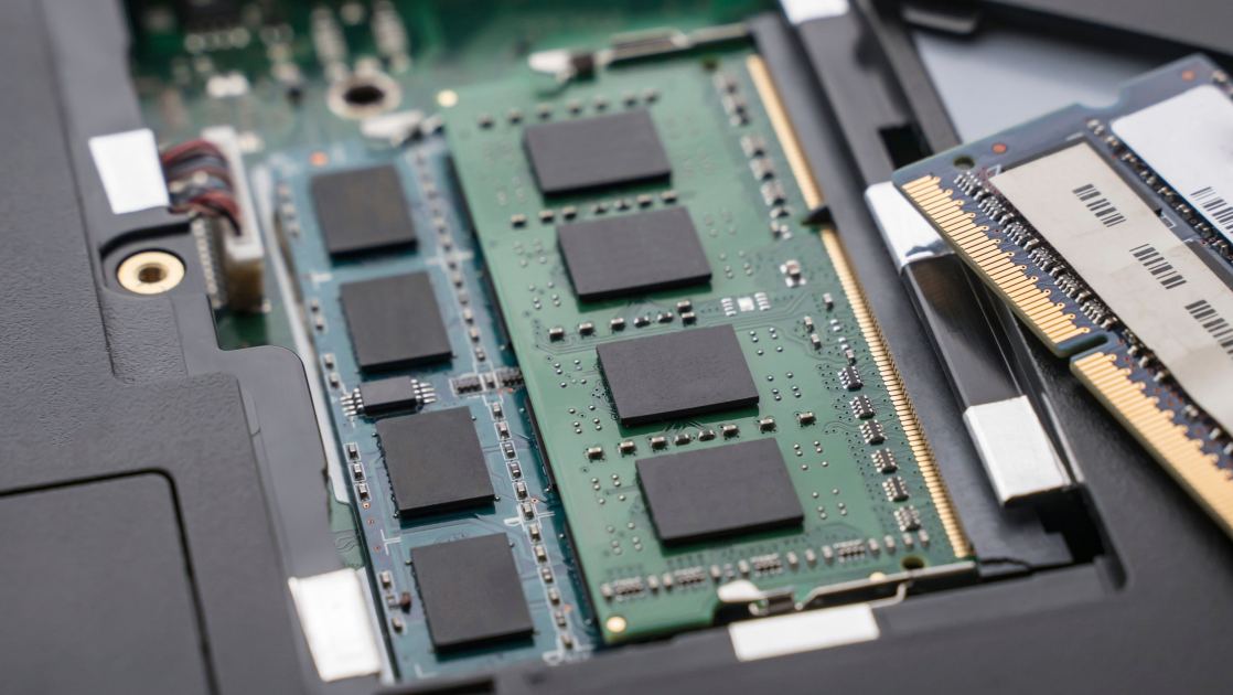 Samsung Says the Memory Crisis Will Get Worse, so You Have Two Choices