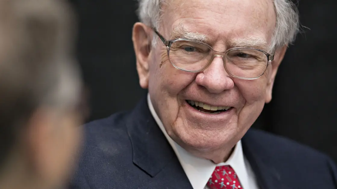 Warren Buffett Says 4 Timeless Principles Create Lifelong Success, Fulfillment, and Happiness