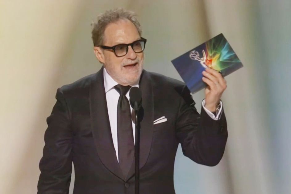Stephen Root Wins Emmy for Supporting Actor in a Comedy for ‘Widow’s Bay’