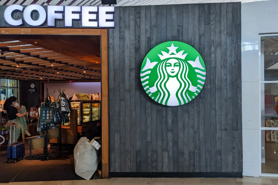 Starbucks Just Made a Bold Bet That Human Leaders Are Better Than AI. Here’s What Happens If It Fails