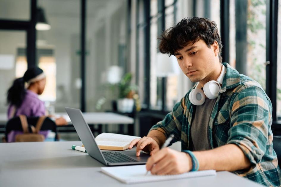 What Students Need To Know About AI Degrees Before Picking A Major
