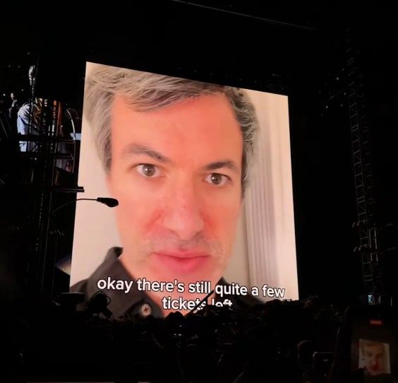 Nathan Fielder Negs Noah Kahan In Vancouver Concert Cameo