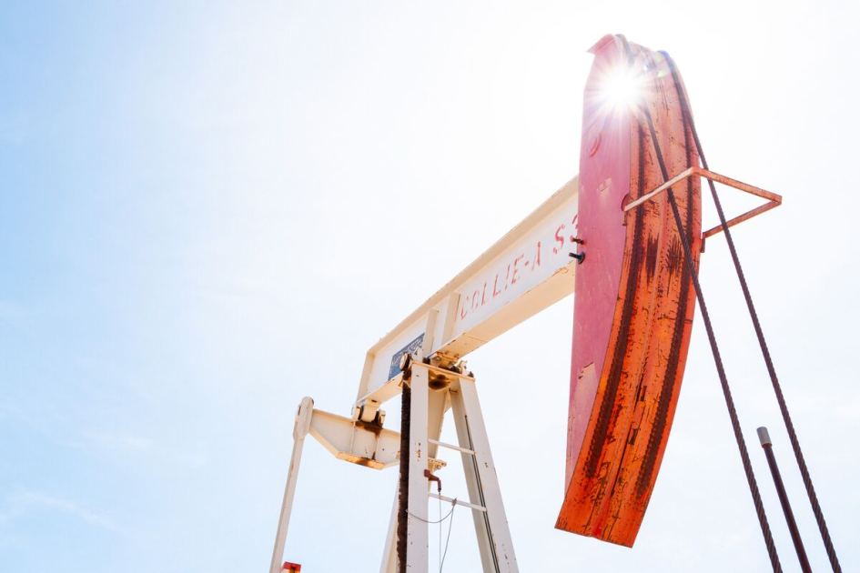 Oil Falls in Choppy Trade Ahead of Trump Speech on Iran War