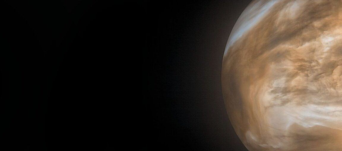 Venus' mysterious haze is actually cosmic dust